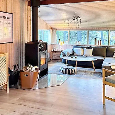 6 Person Holiday In R M Molby